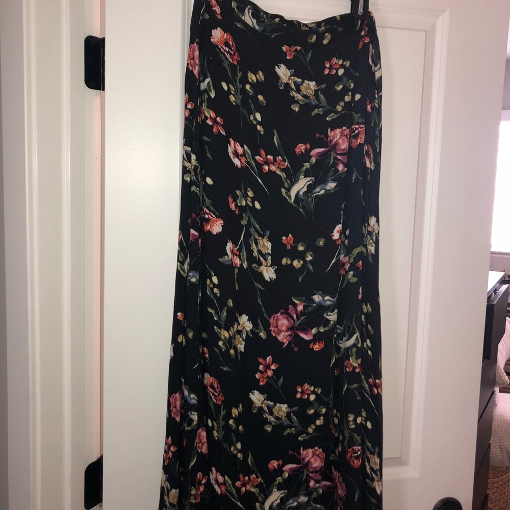 Love stitch floral maxi skirt